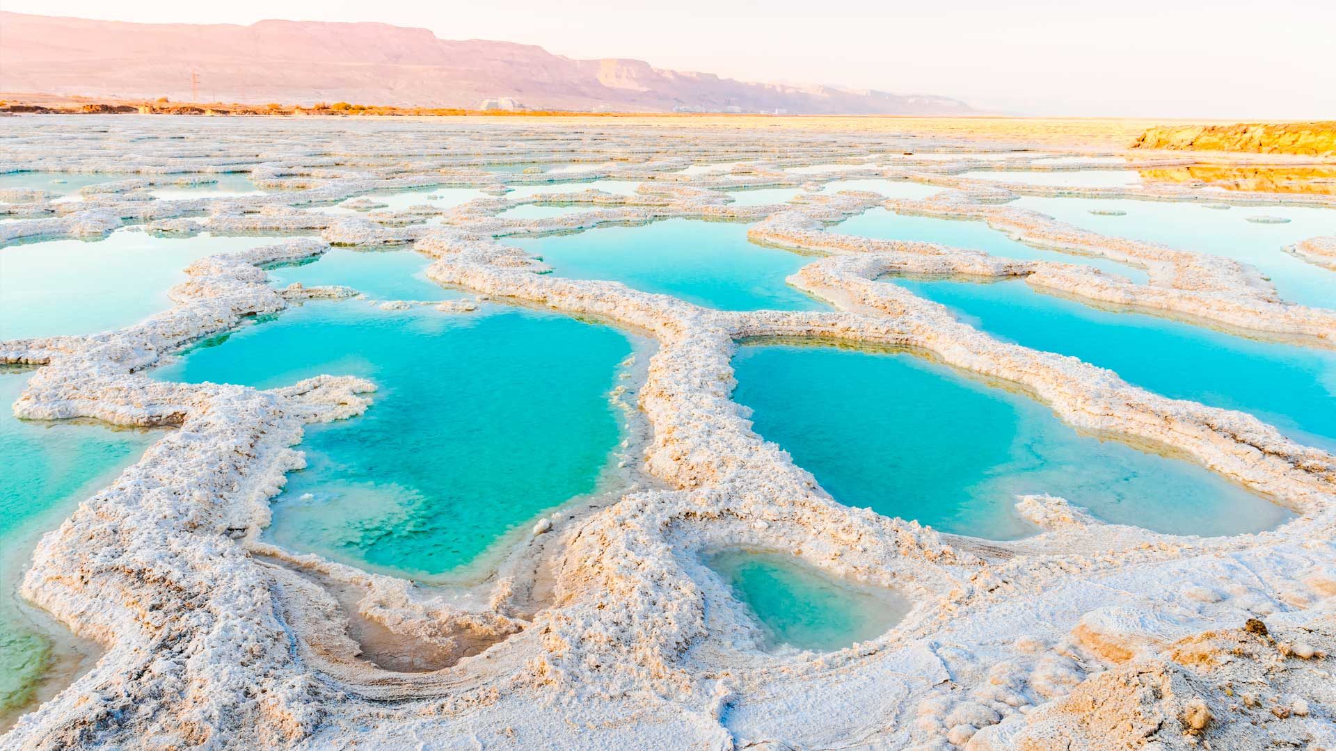 Nguồn gốc của hồ nước mặn nhất thế giới