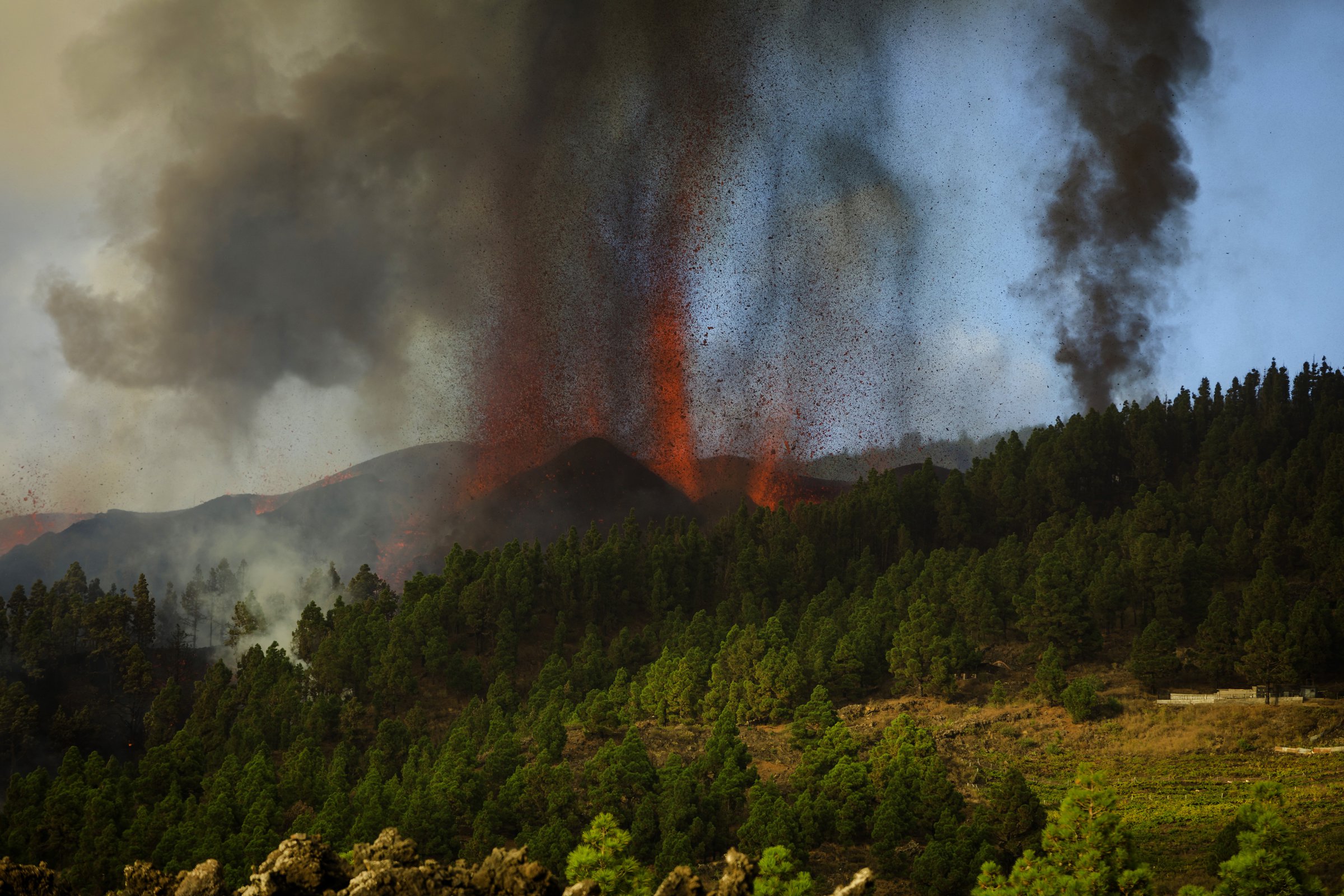 Núi lửa phun trào ở Tây Ban Nha