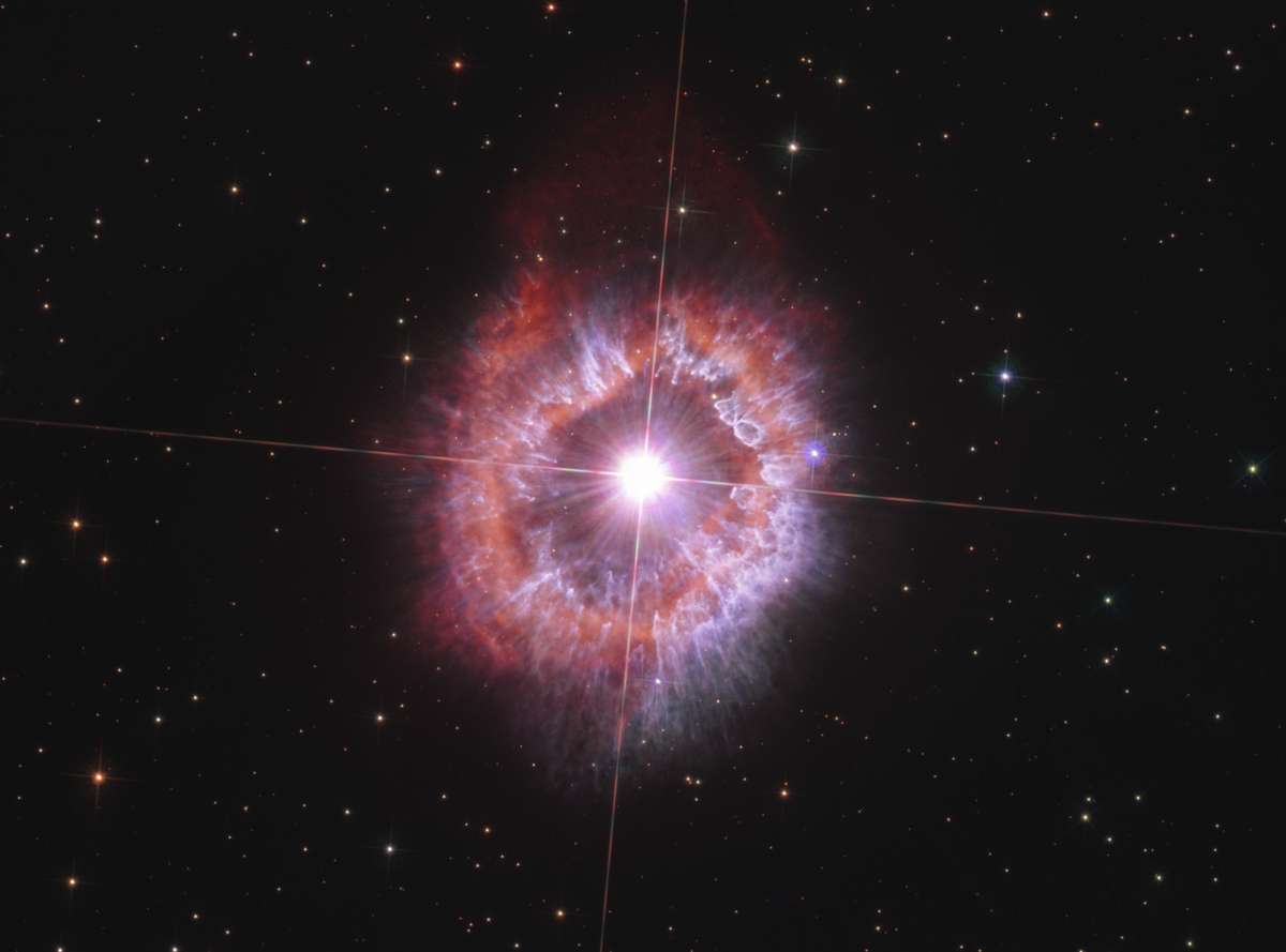 Những góc nhìn mới về bản chất kép của ngôi sao AG Carinae