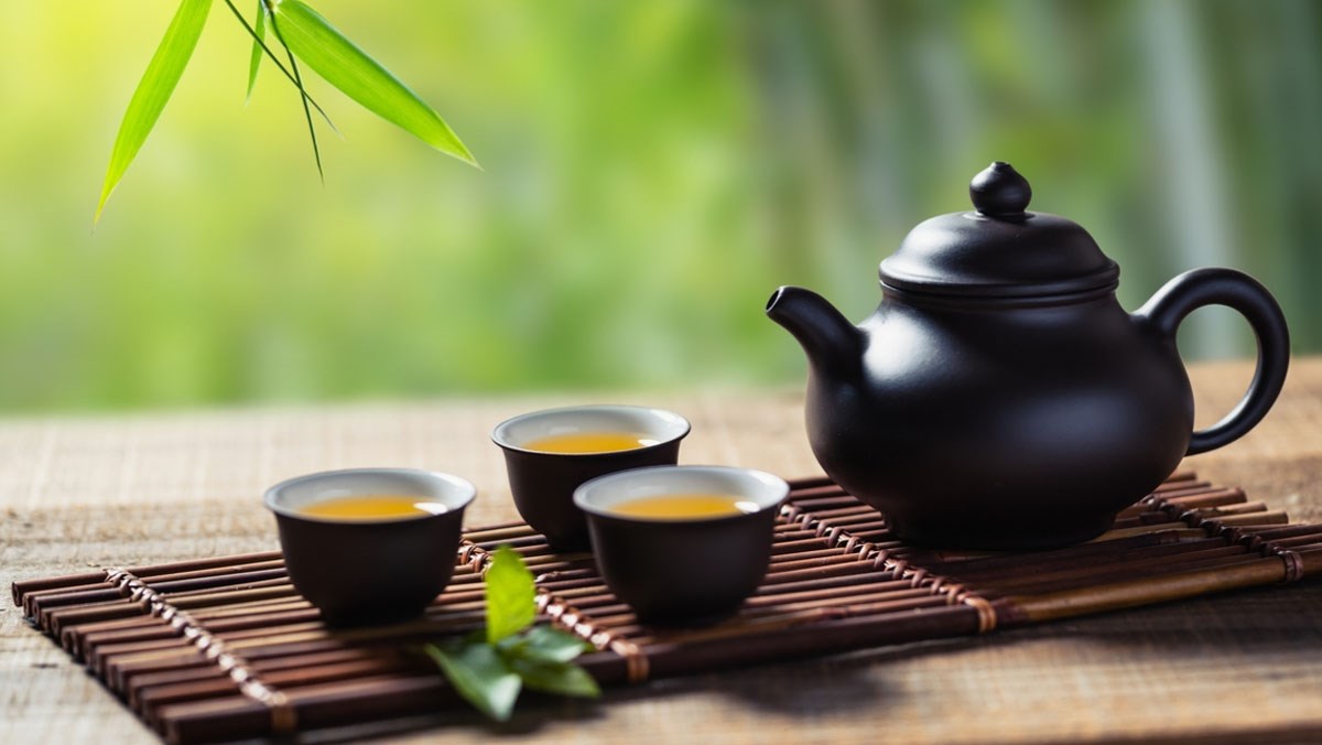 Nên uống trà thường xuyên vì nó giúp hơi thở thơm tho