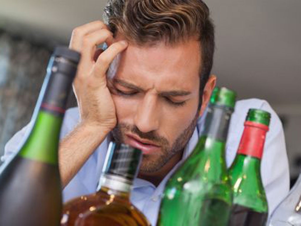 Uống nhiều rượu gây suy giảm hệ miễn dịch